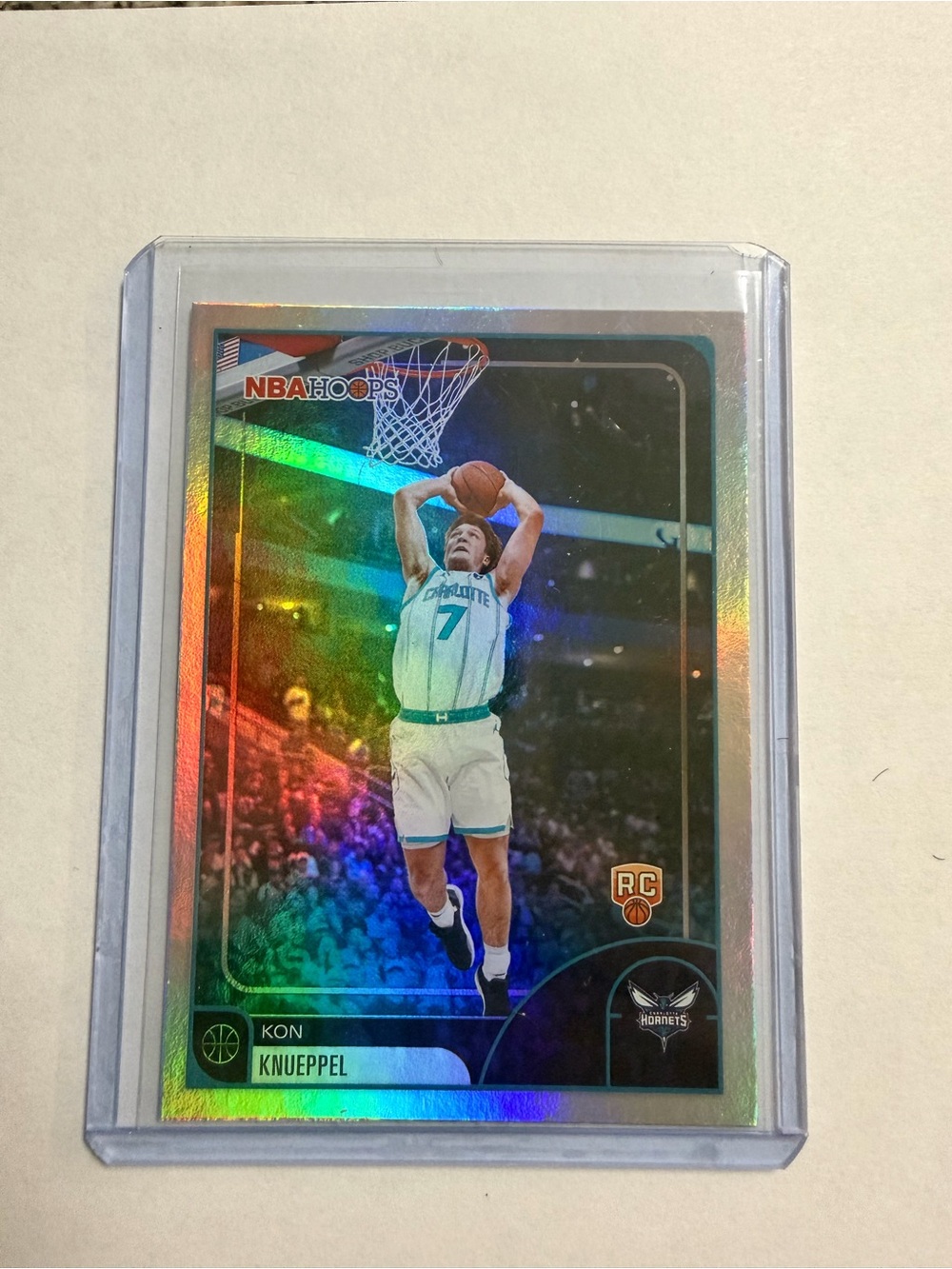 🔥🏧Topps NBA Hoops Kon Knupepl Holographic Rainbow Basketball Card